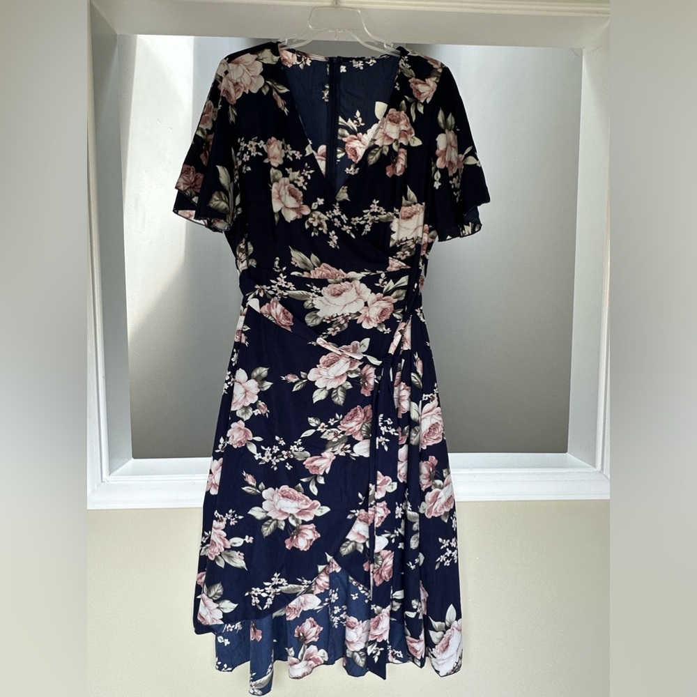 Navy blue floral faux wrap dress (fits like 3XL) - Picture 2 of 6